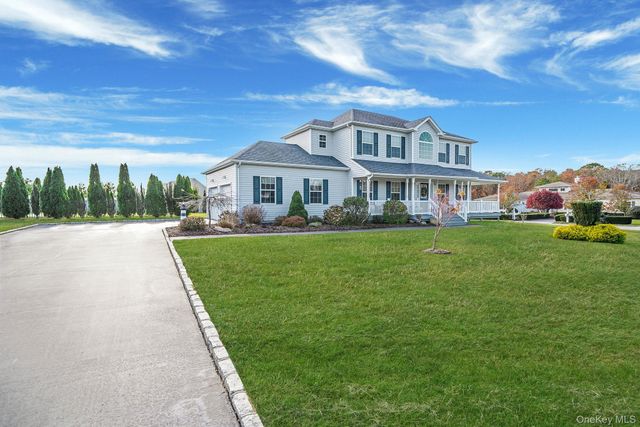 20 Dogwood Lane, East Moriches, NY 11940