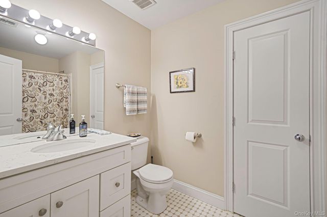 20 Dogwood Lane, East Moriches, NY 11940