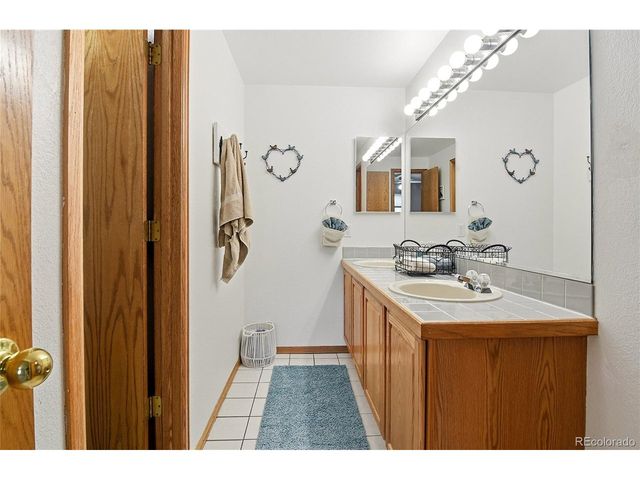 990 Quarterhorse Trl, Castle Rock, CO 80104