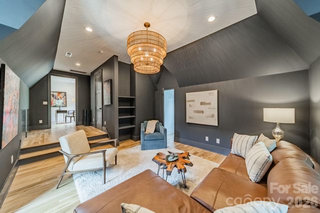 6006 Old Providence Lane, Charlotte, NC 28226