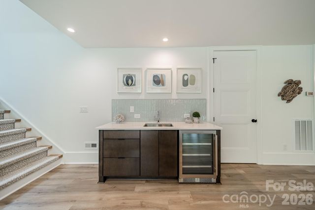 6006 Old Providence Lane, Charlotte, NC 28226