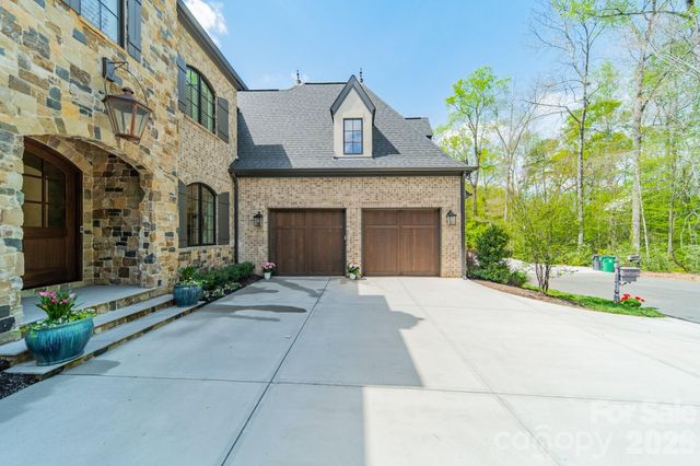 6006 Old Providence Lane, Charlotte, NC 28226