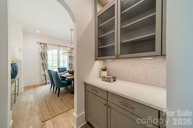 6006 Old Providence Lane, Charlotte, NC 28226