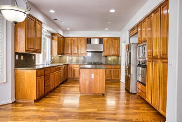 1030 Eastlake Circle, Tracy, CA 95304