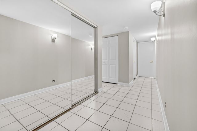 375 Plum Creek Drive 312, Wheeling, IL 60090