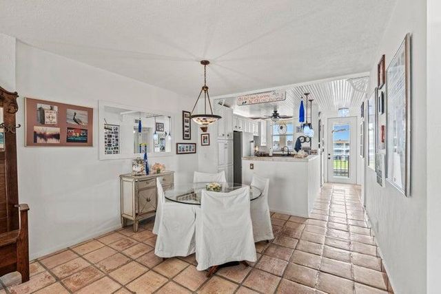 100 Paradise Harbour Boulevard 306, North Palm Beach, FL 33408