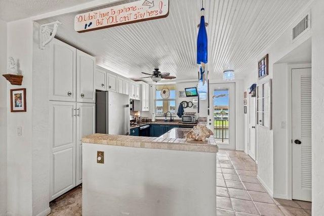 100 Paradise Harbour Boulevard 306, North Palm Beach, FL 33408