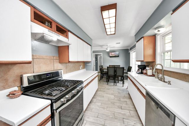 1306 Camden Road, Pasadena, TX 77502