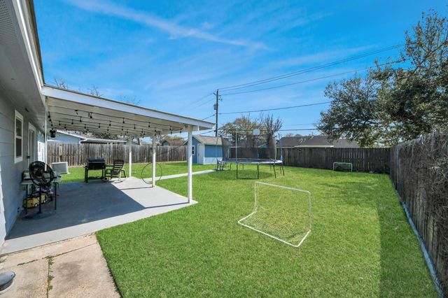 1306 Camden Road, Pasadena, TX 77502