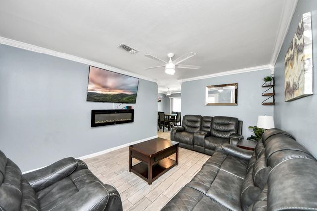 1306 Camden Road, Pasadena, TX 77502