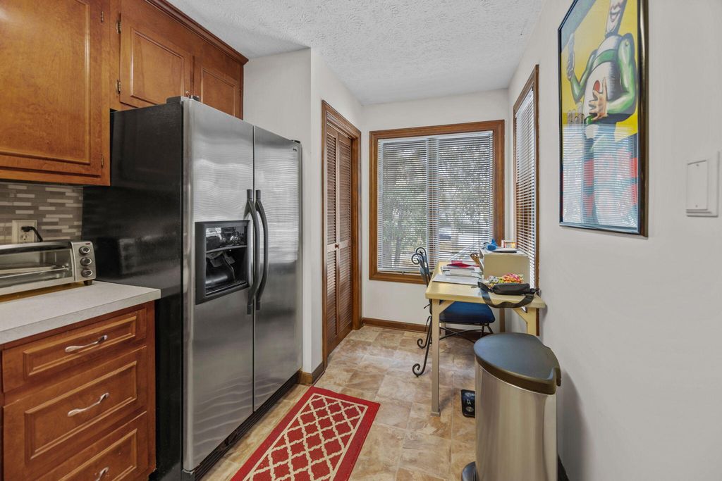 Image 11 of property listing at 1715 Greystone Boulevard 25, Mount Pleasant, SC 29464