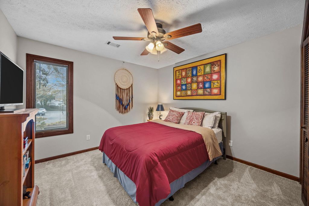 Image 13 of property listing at 1715 Greystone Boulevard 25, Mount Pleasant, SC 29464