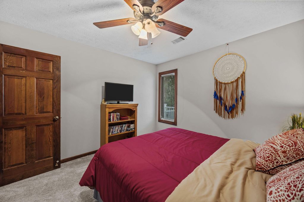 Image 14 of property listing at 1715 Greystone Boulevard 25, Mount Pleasant, SC 29464