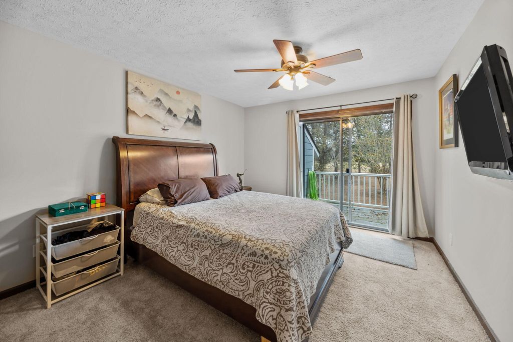 Image 16 of property listing at 1715 Greystone Boulevard 25, Mount Pleasant, SC 29464