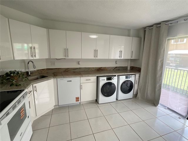 13045 SW 68th St 102, Miami, FL 33183