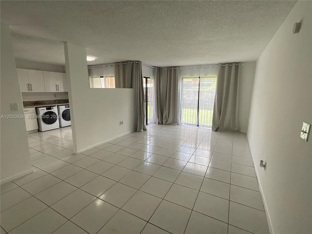 13045 SW 68th St 102, Miami, FL 33183