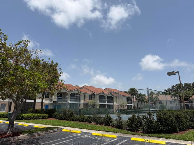 815 W Boynton Beach Boulevard 12-203, Boynton Beach, FL 33426