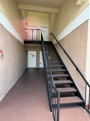815 W Boynton Beach Boulevard 12-203, Boynton Beach, FL 33426