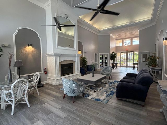 815 W Boynton Beach Boulevard 12-203, Boynton Beach, FL 33426