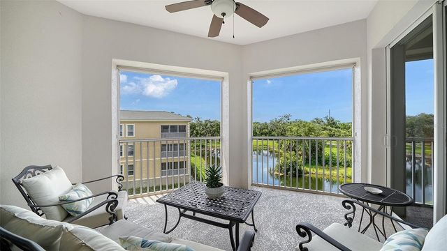 5122 MANORWOOD DRIVE 4B, Sarasota, FL 34235