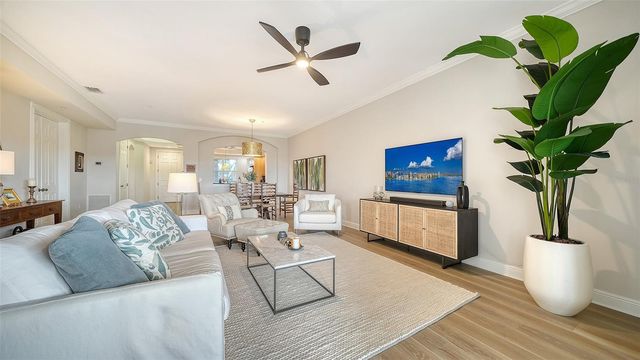 5122 MANORWOOD DRIVE 4B, Sarasota, FL 34235