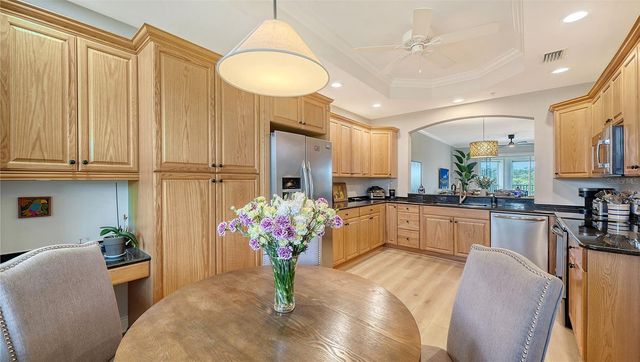 5122 MANORWOOD DRIVE 4B, Sarasota, FL 34235