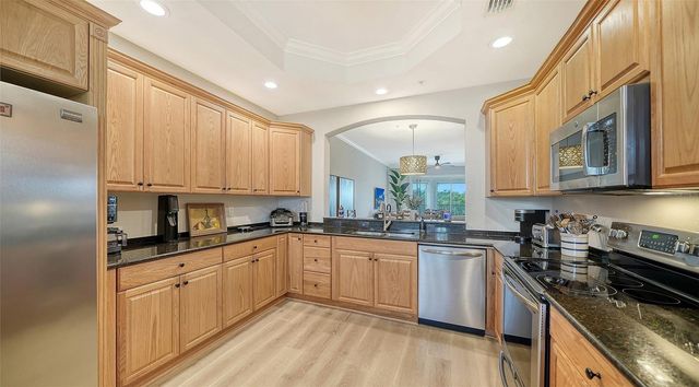 5122 MANORWOOD DRIVE 4B, Sarasota, FL 34235