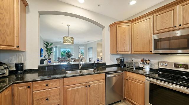 5122 MANORWOOD DRIVE 4B, Sarasota, FL 34235
