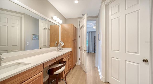 5122 MANORWOOD DRIVE 4B, Sarasota, FL 34235