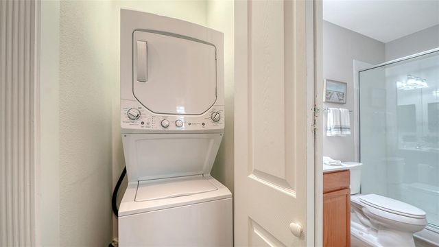 5122 MANORWOOD DRIVE 4B, Sarasota, FL 34235