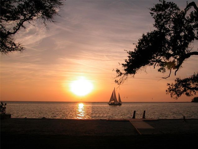 5122 MANORWOOD DRIVE 4B, Sarasota, FL 34235