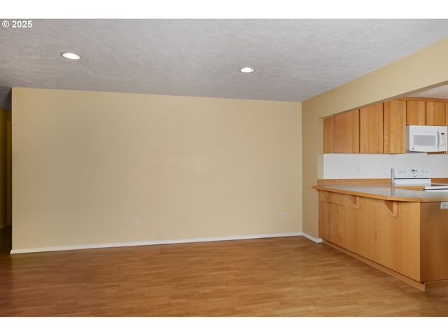 624 STAATS Ave, Maupin, OR 97037