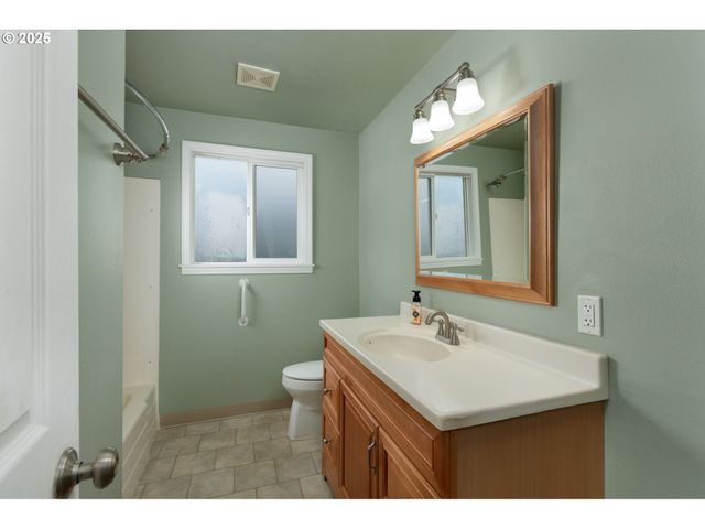 624 STAATS Ave, Maupin, OR 97037