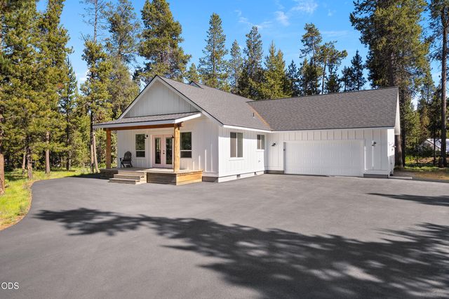 17349 Harlequin Drive, Bend, OR 97707