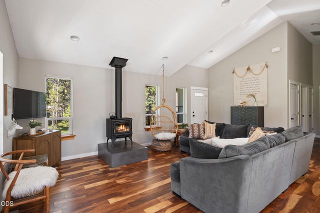 17349 Harlequin Drive, Bend, OR 97707
