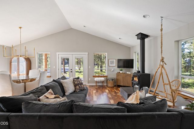 17349 Harlequin Drive, Bend, OR 97707