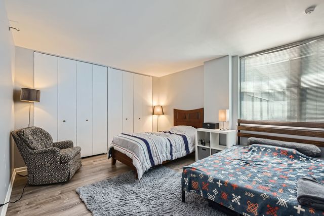 6301 N Sheridan Road 10F, Chicago, IL 60660
