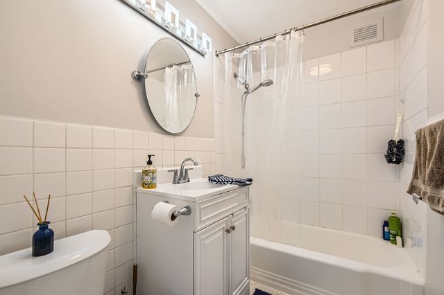 6301 N Sheridan Road 10F, Chicago, IL 60660