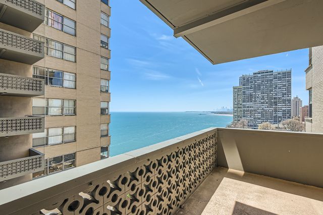 6301 N Sheridan Road 10F, Chicago, IL 60660