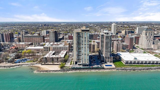 6301 N Sheridan Road 10F, Chicago, IL 60660