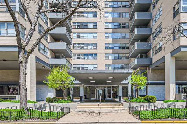 6301 N Sheridan Road 10F, Chicago, IL 60660