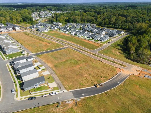 1639 Cross Village Avenue, Kernersville, NC 28284