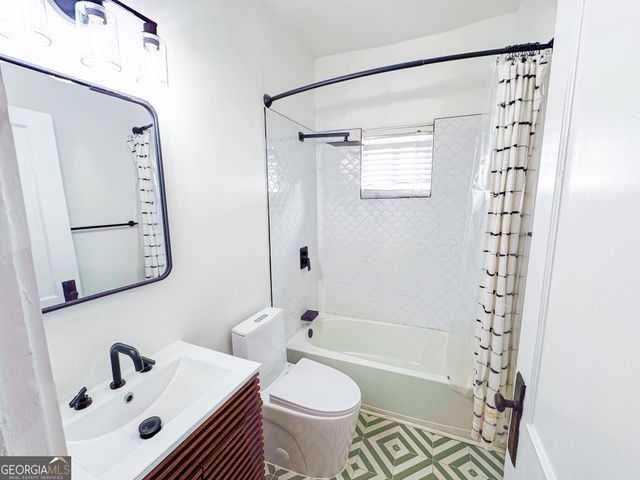 1735 Spring Avenue, East Point, GA 30344