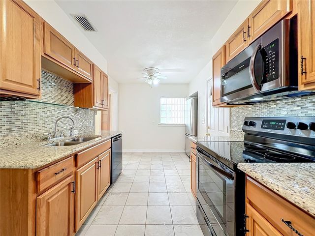 25 E CHESLEY AVENUE, Eustis, FL 32726