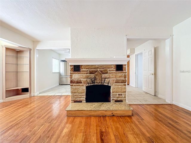 25 E CHESLEY AVENUE, Eustis, FL 32726