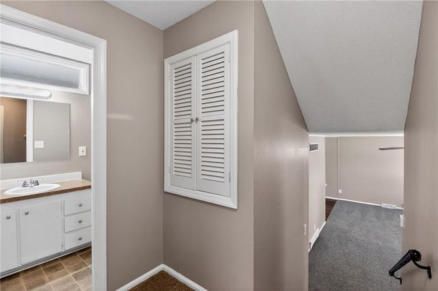 11612 Sycamore Drive, Kansas City, KS 64134