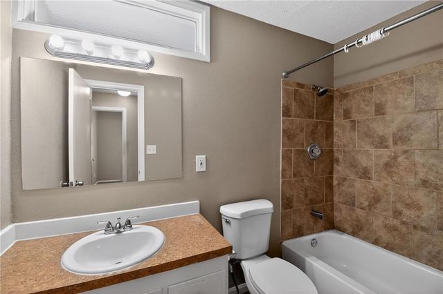 11612 Sycamore Drive, Kansas City, KS 64134