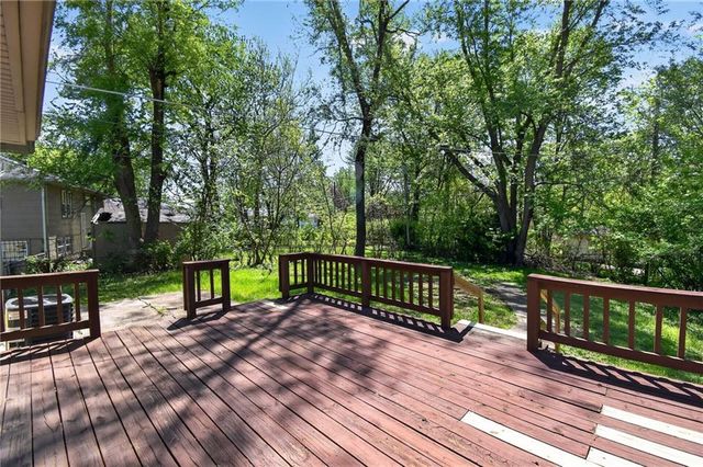 11612 Sycamore Drive, Kansas City, KS 64134