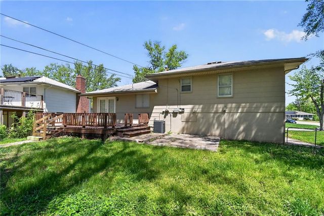 11612 Sycamore Drive, Kansas City, KS 64134