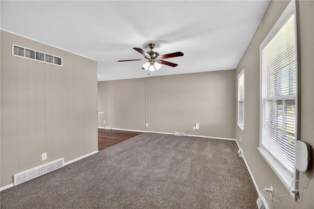 11612 Sycamore Drive, Kansas City, KS 64134